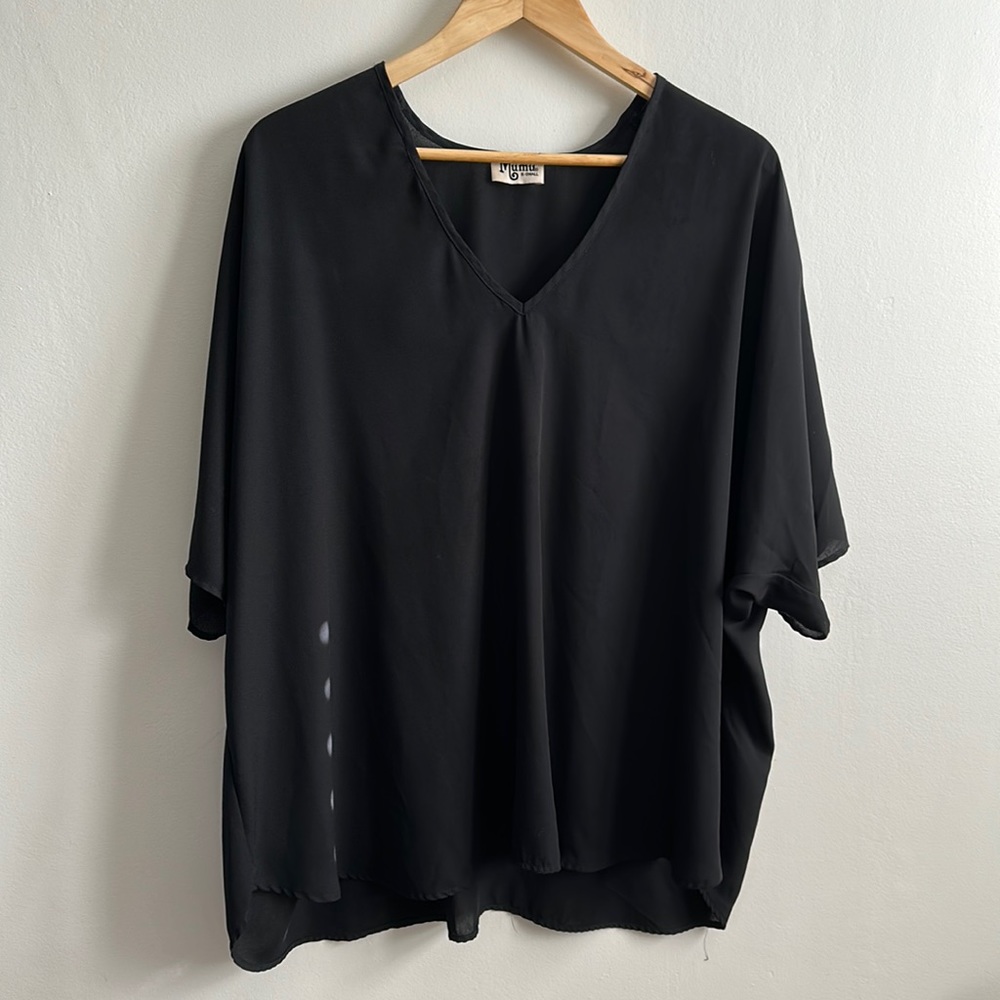 Show Me Your Mumu black short sleeve tunic